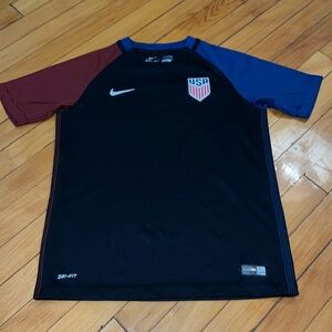USA soccer jersey (kids large)